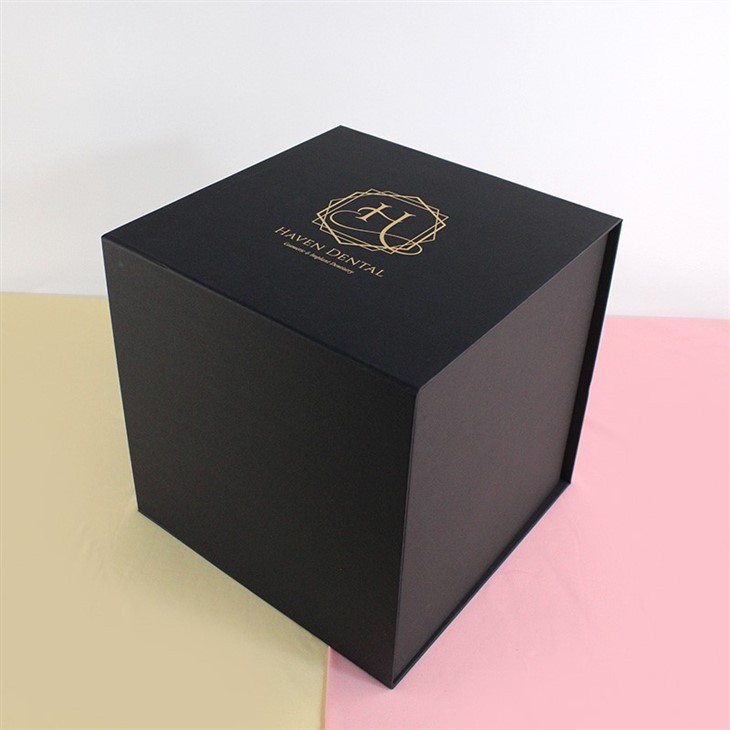 Black Magnetic Folding Box for Packaging (2)